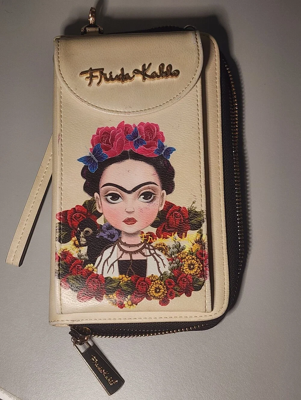 Frida Kahlo Cartoon Collection Cellphone Purse Wallet slightly Used